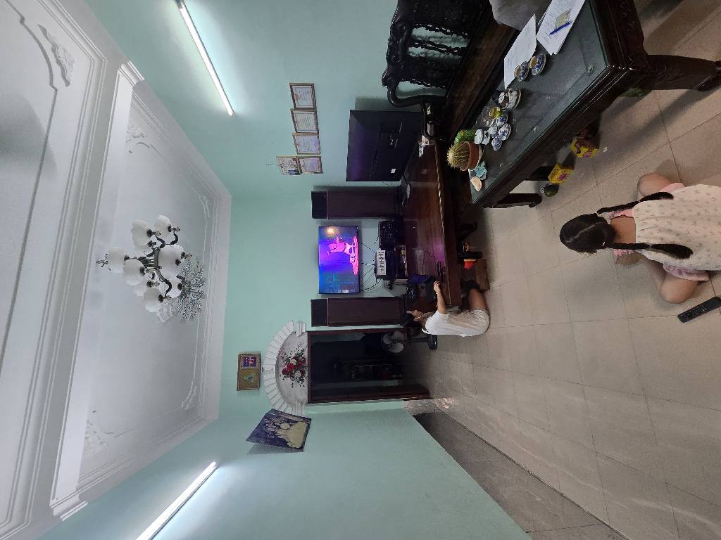 BÁN ĐẤT TẶNG NHÀ 3 TẦNG, NHÀ DÂN TỰ XÂY KHUNG CỘT CHẮC CHẮN – Ô TÔ VÀO NHÀ – CÁCH 15M ĐƯỜNG CONTAINER – GIÁ RẺ, CHỈ 6,3 TỶ!